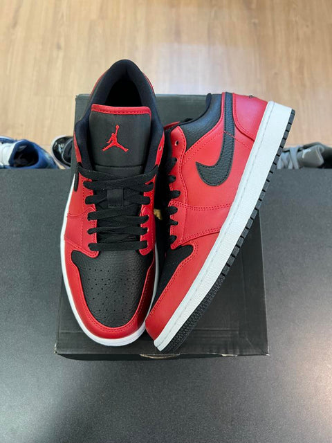 Jordan 1 Low Reverse Bred Pebbled Swoosh Sz 9