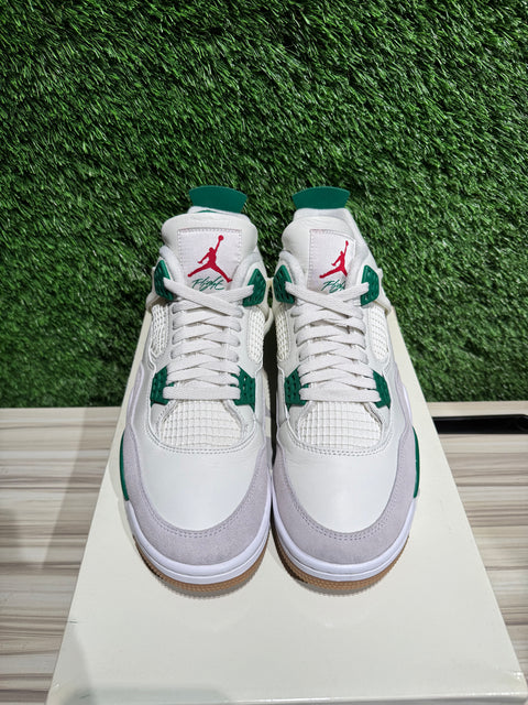 Jordan 4 Retro SB Pine Green Sz 9.5M