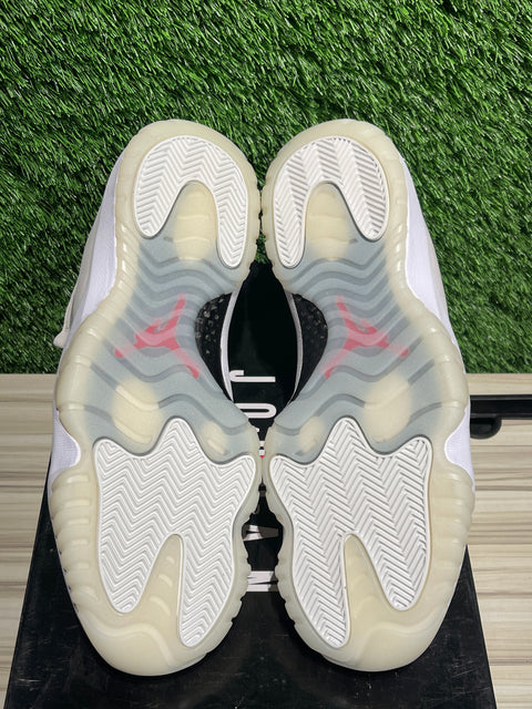 Jordan 11 Retro Platinum Tint Sz 11