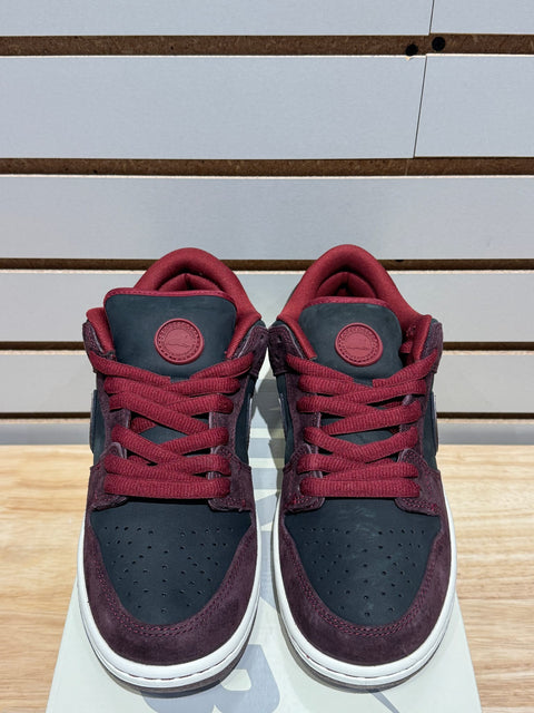 Nike SB Dunk Low Riot Skateshop Sz 7