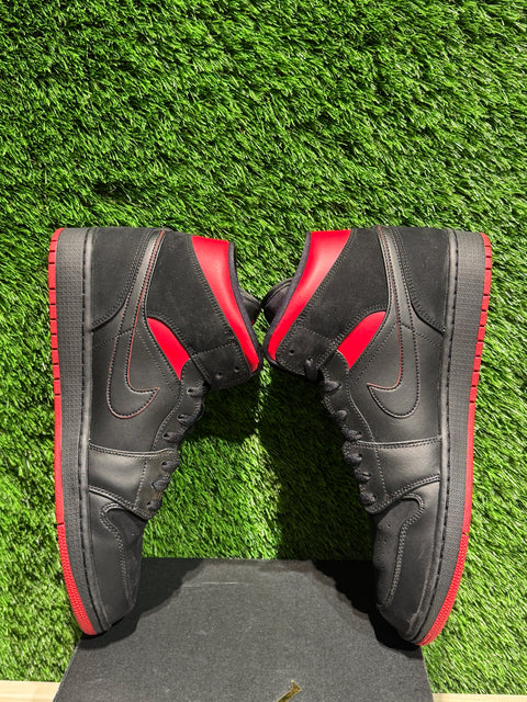 Jordan 1 Mid Last Shot Sz 12