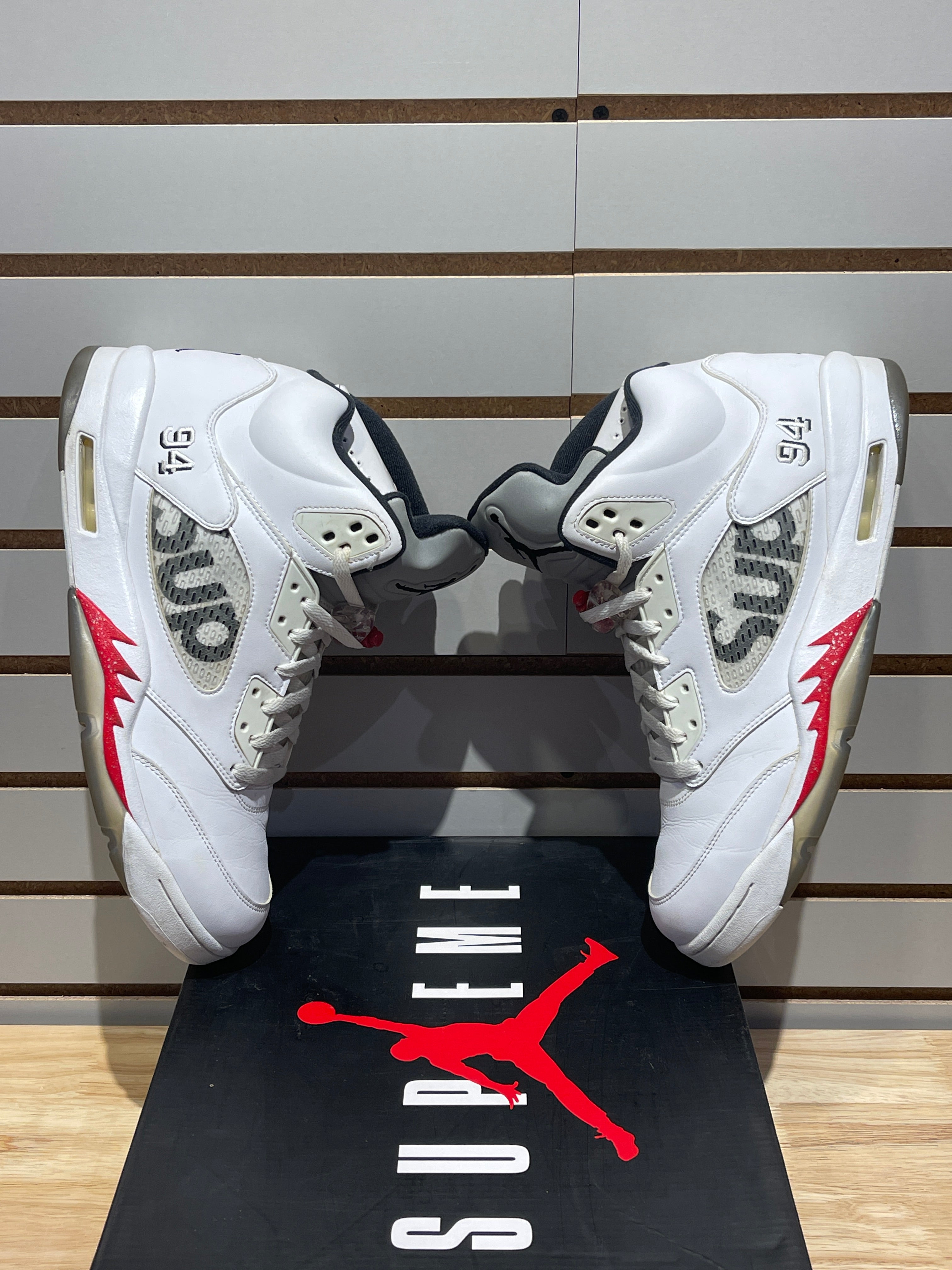 Jordan 5 Retro Supreme White Sz 13 – Sneak City