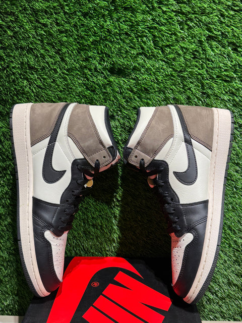 Jordan 1 Retro High Dark Mocha Sz 10.5M