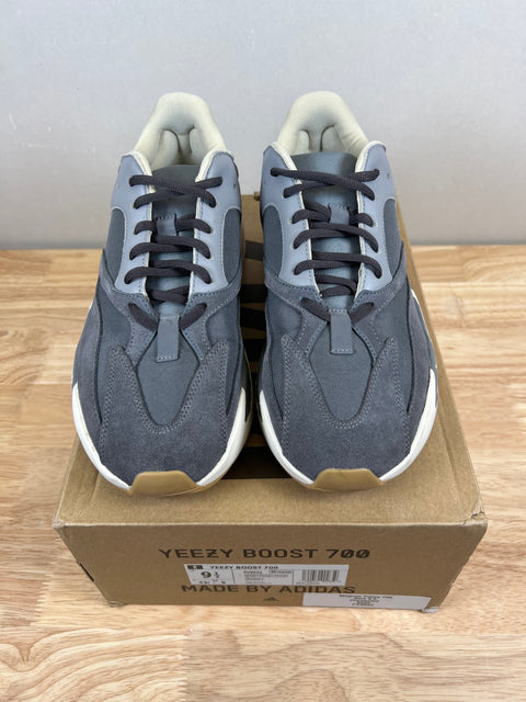 adidas Yeezy Boost 700 Magnet