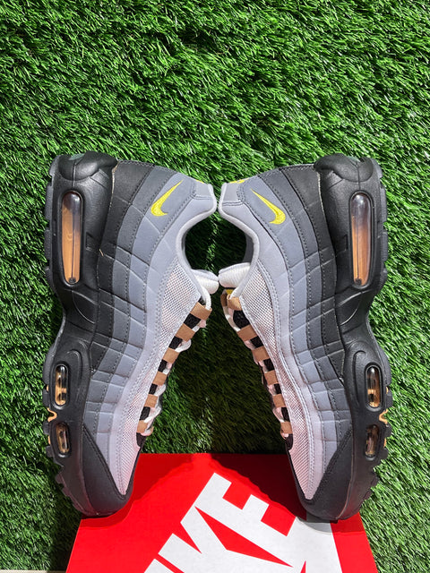 Nike Air Max 95 Icons Yellow Strike Sz 9.5M