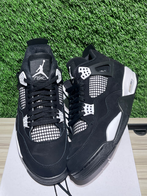 Jordan 4 Retro White Thunder Sz 11.5M
