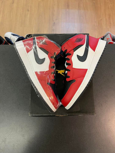 Jordan 1 Mid Chicago Black Toe (GS) Sz 7Y