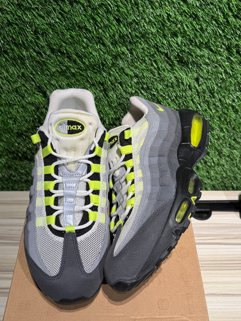 Nike Air Max 95 OG Neon (2012) Sz 10.5M