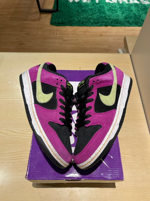 Nike SB Dunk Low Pro ACG Terra Red Plum