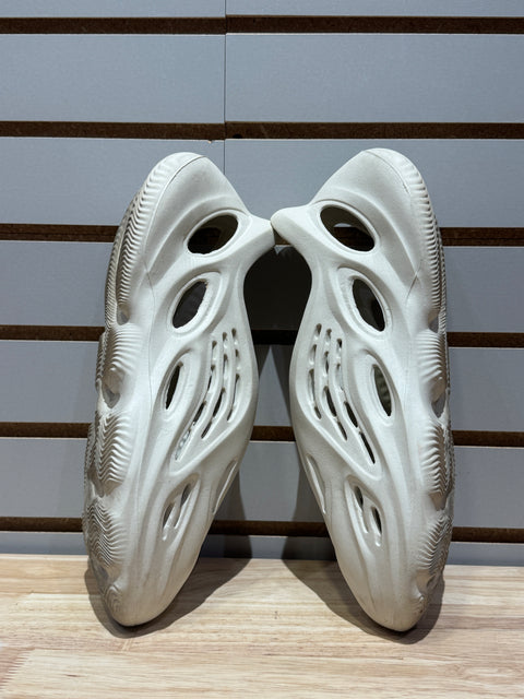 adidas Yeezy Foam RNNR Sand Sz 11