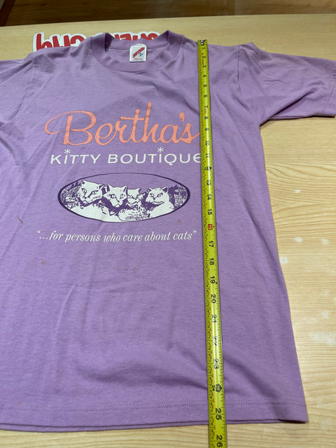 True Vintage 70s Berthas Kitty Boutique Single Stitch Jerzees Tag Tee Sz M