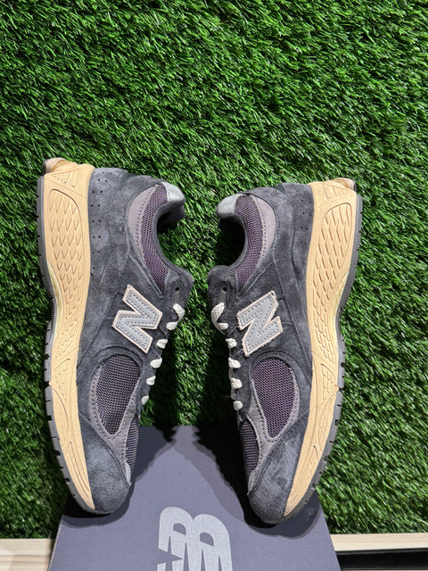 New Balance 2002R Black Dark Grey Sz 7.5M