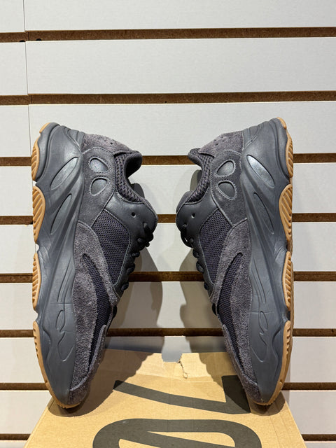 adidas Yeezy Boost 700 Utility Black Sz 11