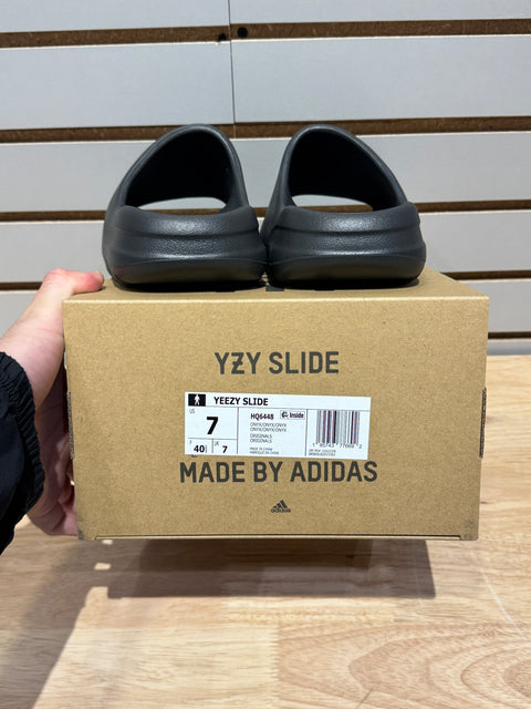 adidas Yeezy Slide Onyx Sz 7