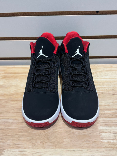 Jordan Max Aura 2 Black Gym Red Sz 7Y