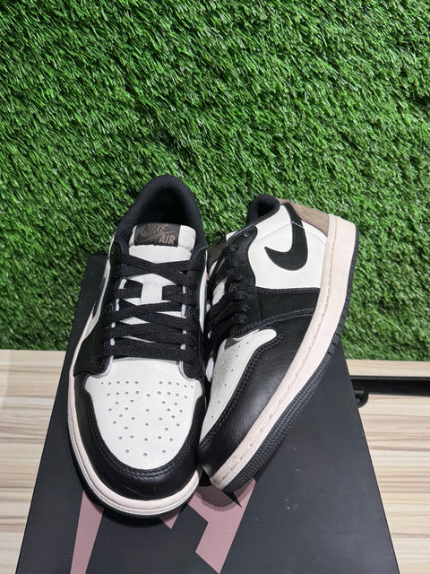 Jordan 1 Retro Low OG Mocha Sz 9.5M
