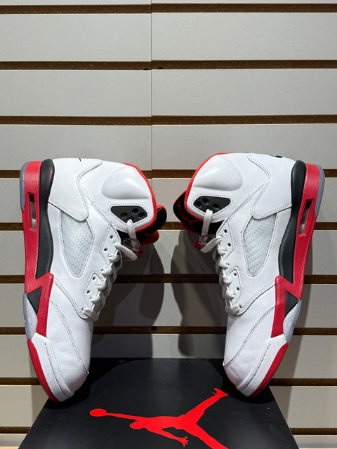 Jordan 5 Retro Fire Red Black Tongue (2025) Sz 11.5