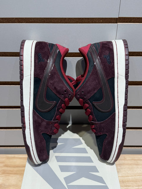Nike SB Dunk Low Riot Skateshop Sz 7