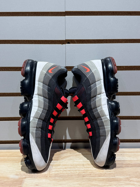 Nike Air VaporMax 95 Comet Sz 9.5