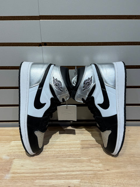 2021 Modern 520 Valentine's Day ReStockX Sz 10