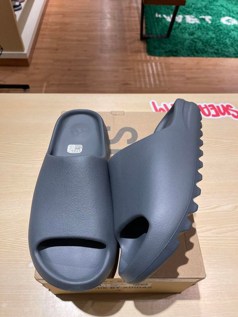 adidas Yeezy Slide Slate Grey Sz 13