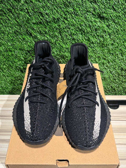 adidas Yeezy Boost 350 V2 Core Black White Sz 9.5