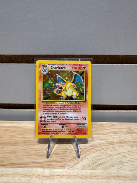 Charizard - Pokémon Base Set (BS)(Holofoil)