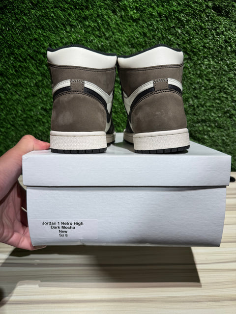 Jordan 1 Retro High Dark Mocha Sz 8M.