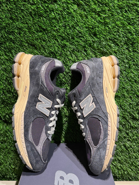 New Balance 2002R Black Dark Grey Sz 7.5M