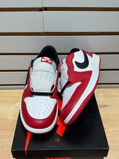 Jordan 1 Retro Low OG Chicago (2025) Sz 9