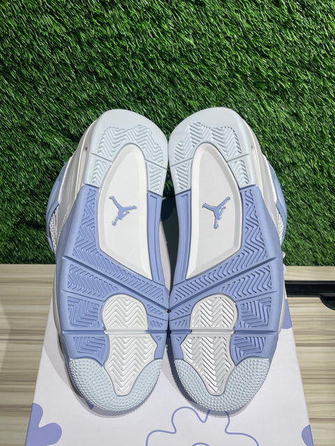 Jordan 4 Retro Forget Me Not (Women's) Sz 6M