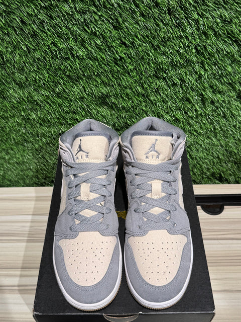 Jordan 1 Mid SE Coconut Milk Particle Grey (GS) Sz 4Y