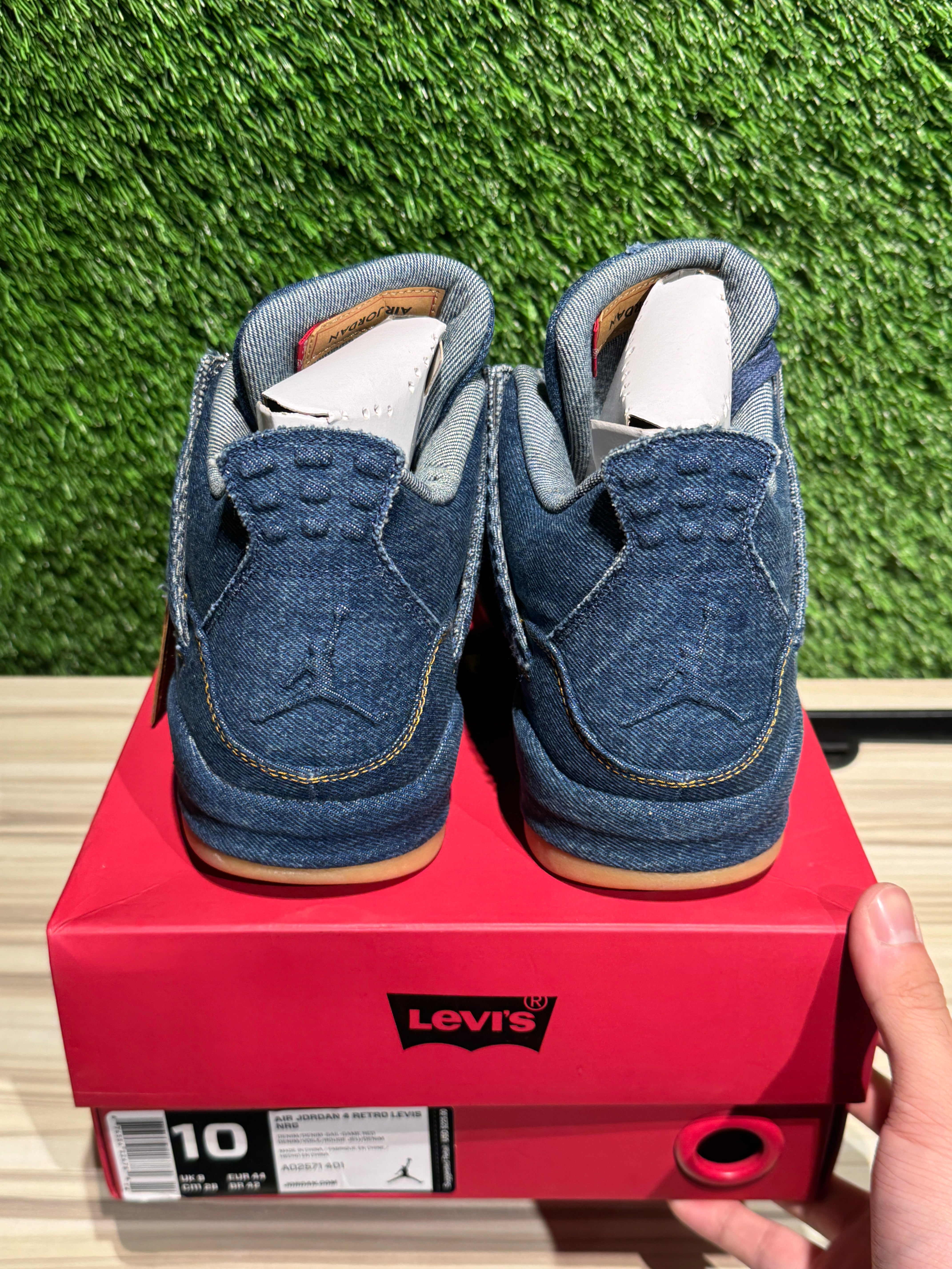 Jordan 4 Retro Levi's Denim (Tag with Levi's Logo) Sz 10 – Sneak City