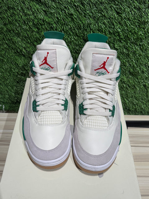 Jordan 4 Retro SB Pine Green Sz 9.5