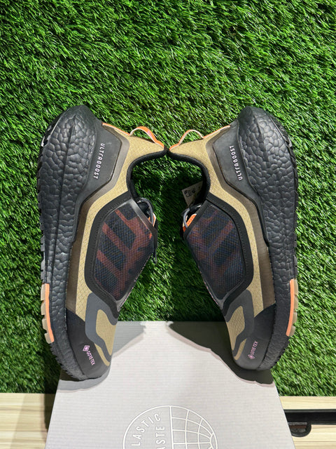 Adidas UltraBoost 22 GORE-TEX Orbit Green Night Metallic Sz 9