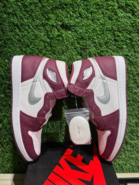 Jordan 1 Retro High OG Bordeaux Sz 11M