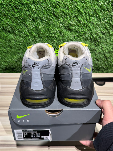 Nike Air Max 95 OG Neon (2020) Sz. 5.5M/7W
