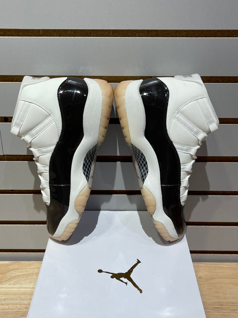 Jordan 11 Retro Neapolitan (Women's) Sz 9.5M