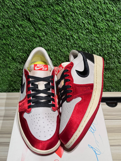 Jordan 1 Retro Low OG Trophy Room Rookie Card Away Sz 9M