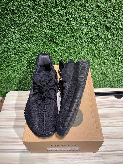 adidas Yeezy Boost 350 V2 Onyx Sz 9.5