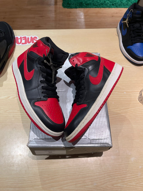 Jordan 1 Retro Bred (2001)