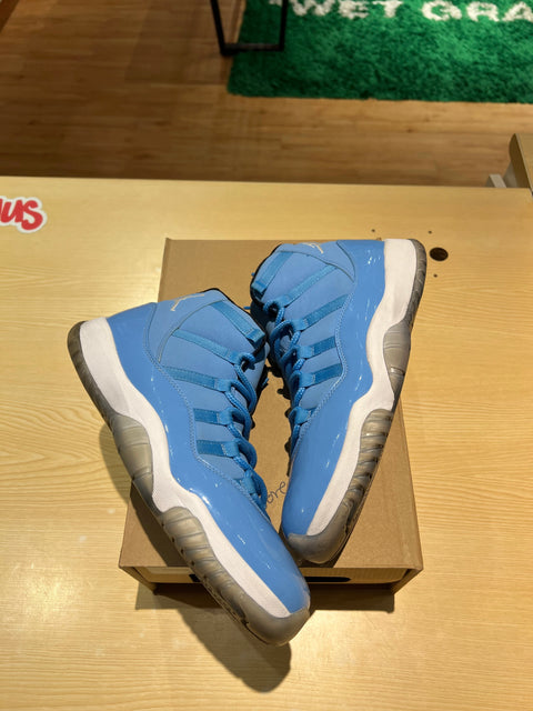 Jordan 11 Retro Pantone