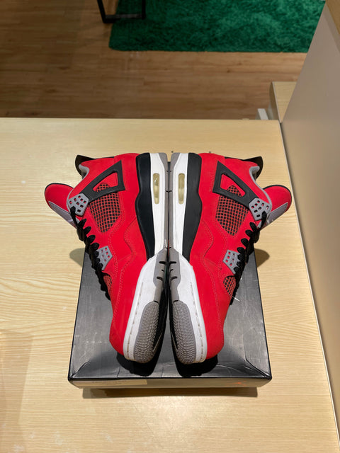 Jordan 4 Retro Toro Bravo