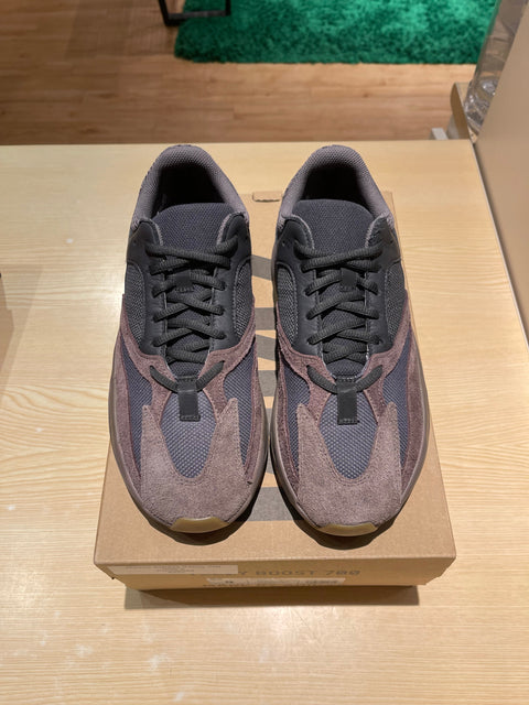 adidas Yeezy Boost 700 V2 Mauve