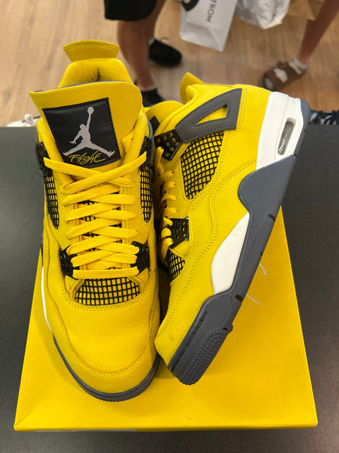 Jordan 4 Retro Lightning (2021)