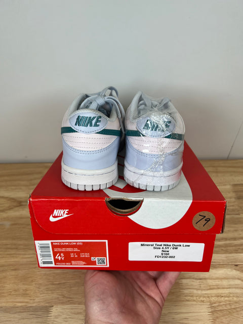 DS Mineral Teal Nike Dunk Low Sz 4.5Y/6W