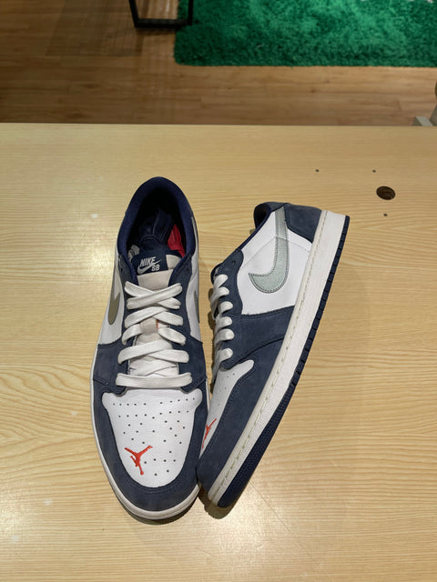 Jordan 1 Low SB Midnight Navy