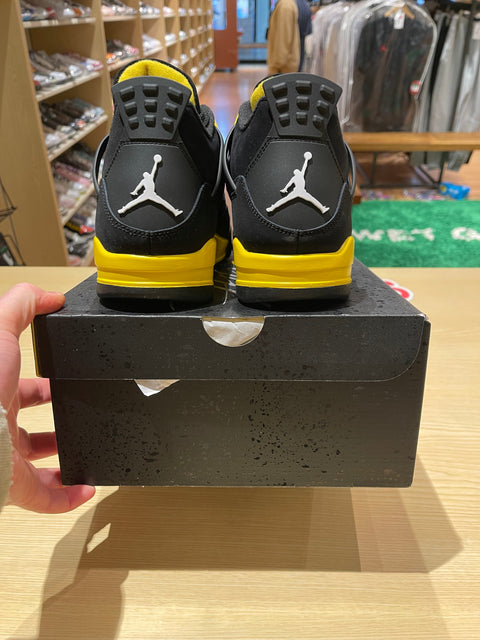 Jordan 4 Retro Thunder (2023)