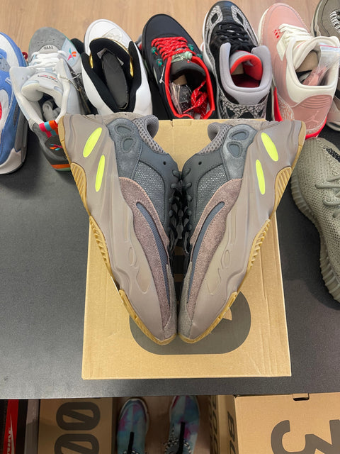 adidas Yeezy Boost 700 V2 Mauve