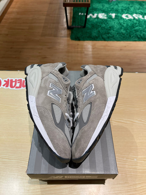 New Balance 990v2 MiUSA Grey